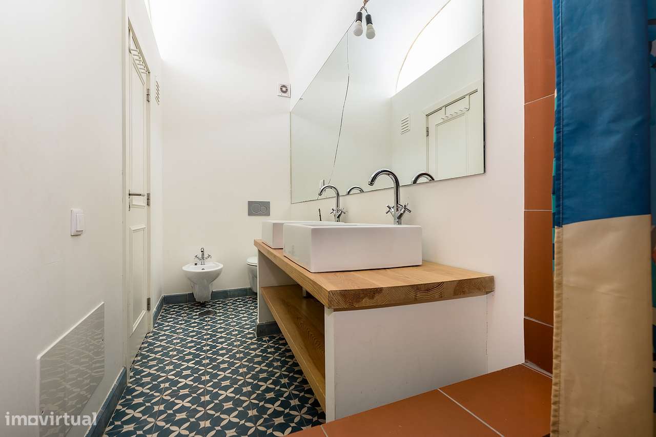 Moradia de luxo com 3 suites, pátio e varandas junto aos Meninos da Gr-15