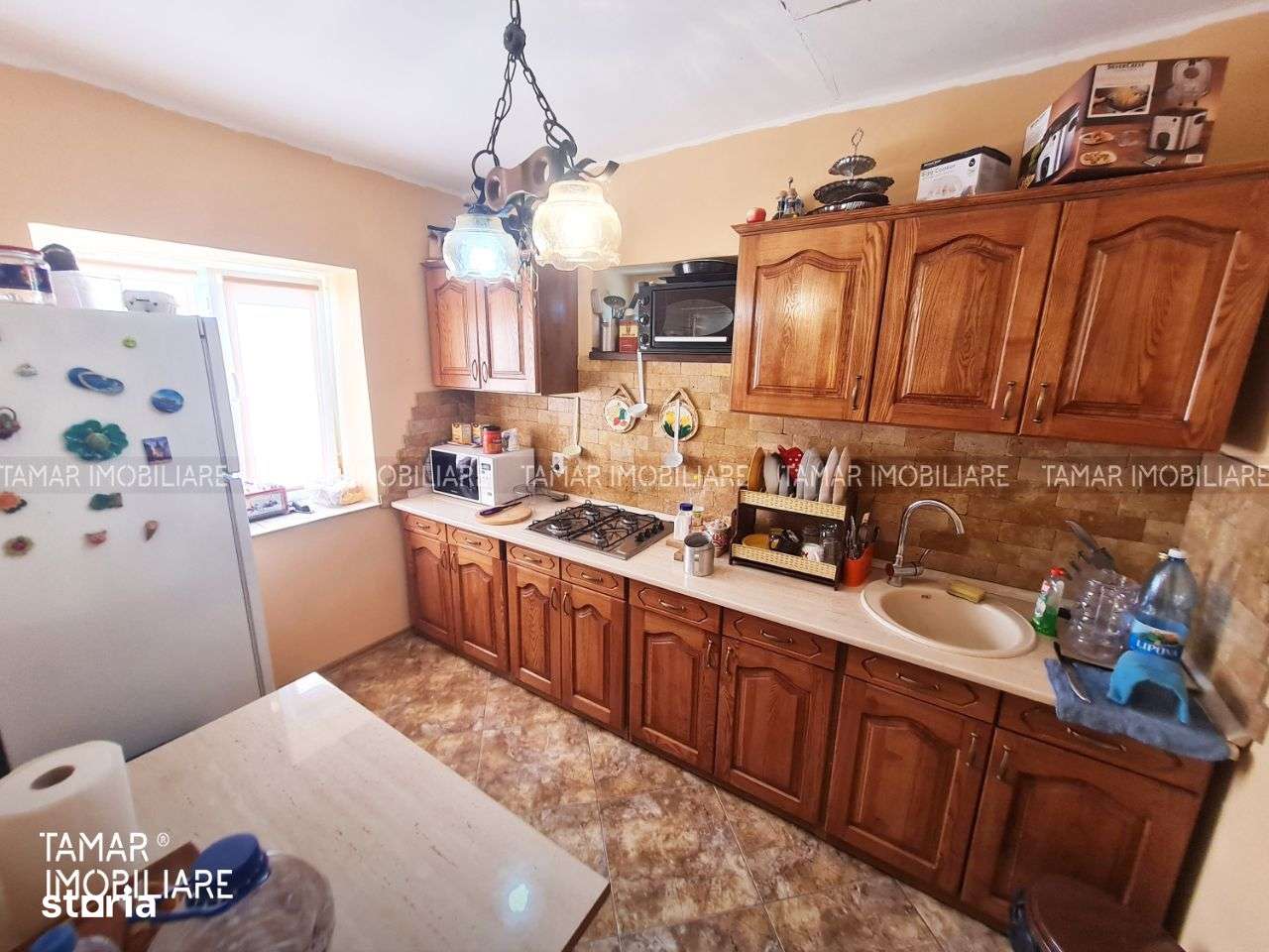 Proprietate cu 2 construcții - 348 mp Teren, 720 mp - Imagine principală: 4/8