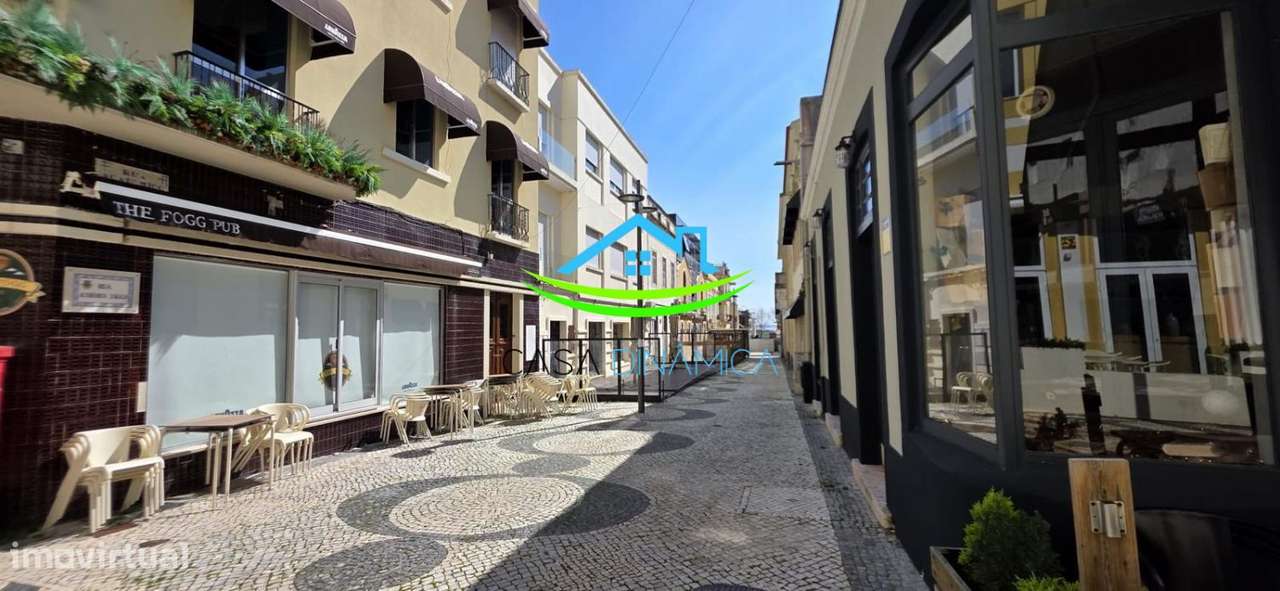 Moradia T4 para Recuperar com Negócio no Rés do Chão a 200 metros d-49