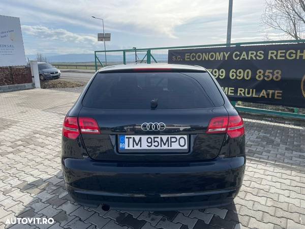 Audi A3 Sportback 1.6 TDI S-tronic Ambiente - 11