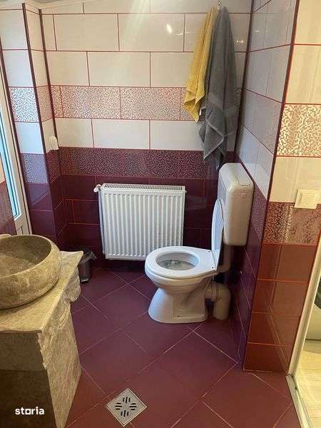 inchiriez apartament intr-o casa cu curte comuna si parcare - Imagine principală: 5/8