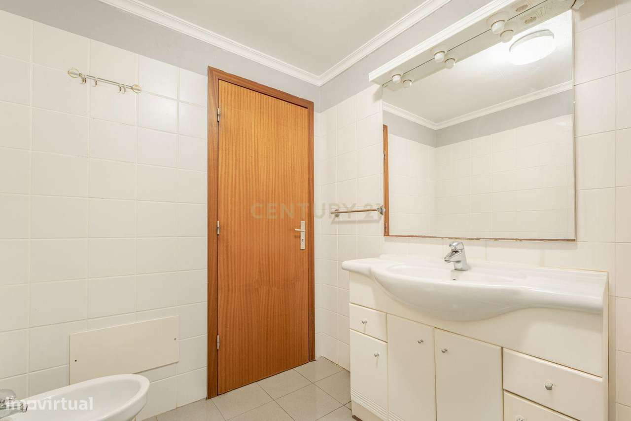 Apartamento T2 com vista mar-Atalaia, Caniço-20