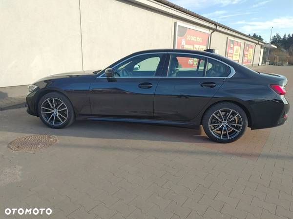 BMW Seria 3 330i - 21