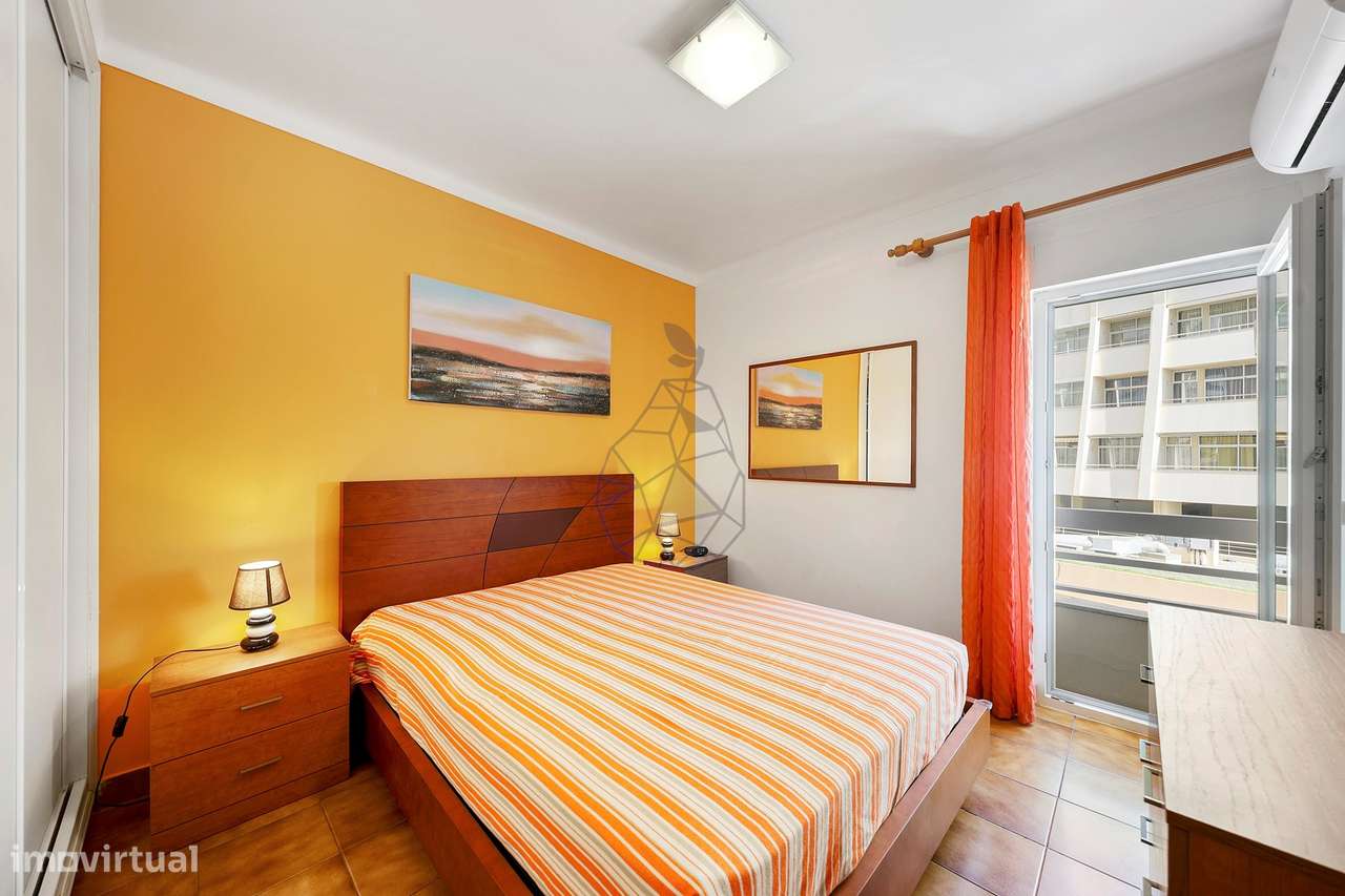 Apartamento  T1 +1 , com Licença de Alojamento Local na Primeira linha-9