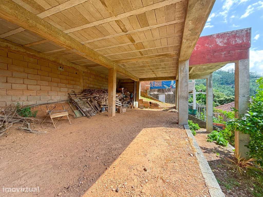 Moradia M5 com garagem em zona de Ceira-20