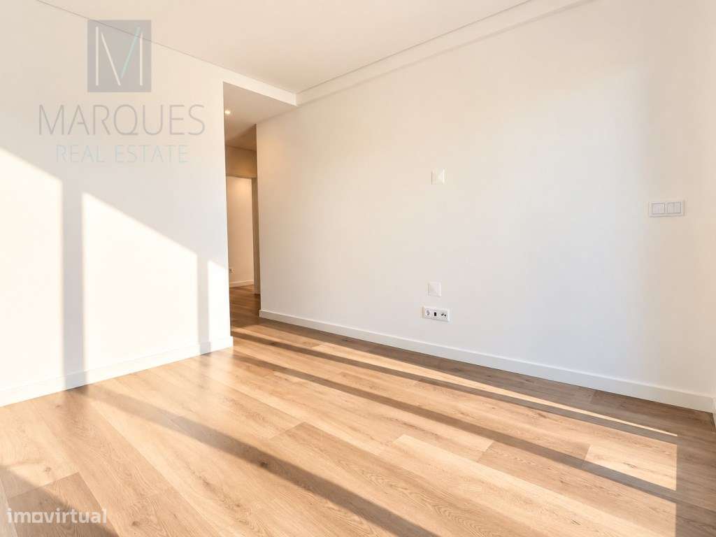 Moradia V4 com Garagem, Logradouro e Jardim em Vale de Milhaços - C...-18