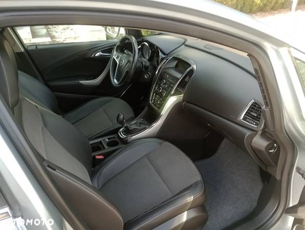 Opel Astra 1.4 Turbo Cosmo - 26