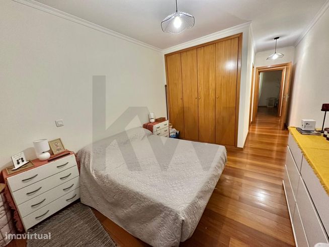 Apartamento T2 situado no Pilar - São Martinho- Próximo de serviços e-8