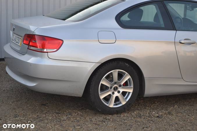 BMW Seria 3 320i Coupe - 6