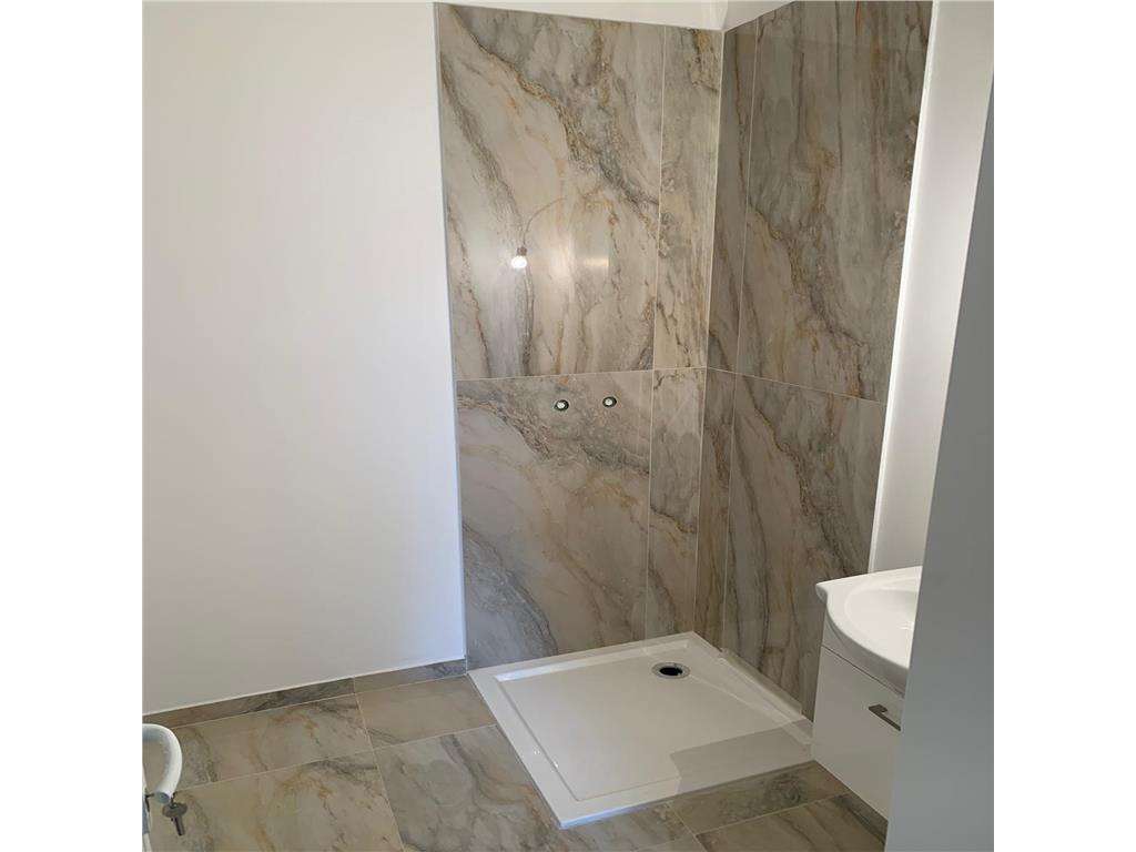 SPATIU COMERCIAL | Str.Motilor | 180 MP  | Parcare - Imagine principală: 4/9