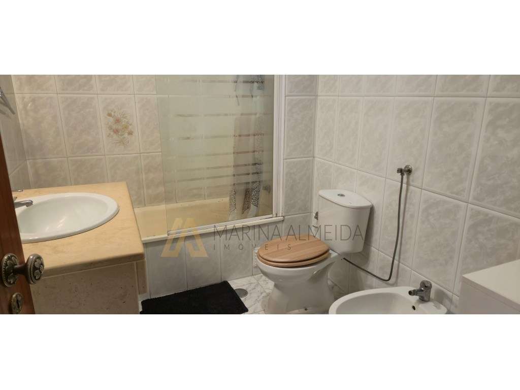 Apartamento t3, 1º andar com 99m2, 2 frentes, bastante luminoso com...-7