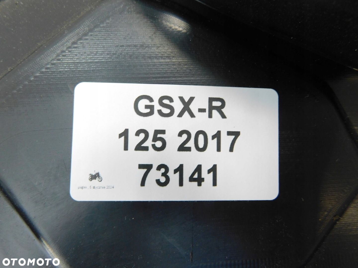 SUZUKI GSX-R 125 17r. WYPEŁNIENIE LICZNIKA - 7