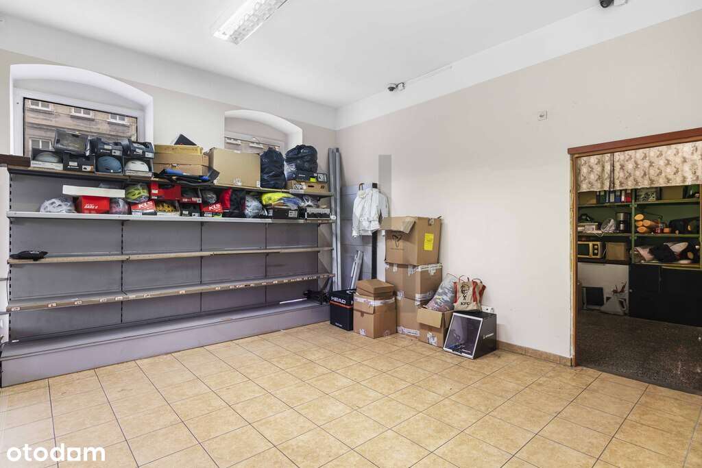 lokal z dużymi witrynami /112m2 /super lokalizacja-6