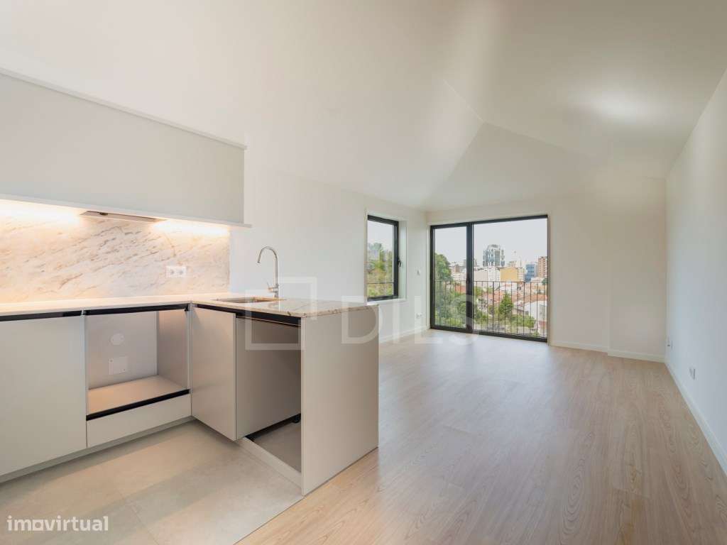 Apartamento T2 duplex com varanda no centro do Porto - Grande imagem: 3/82