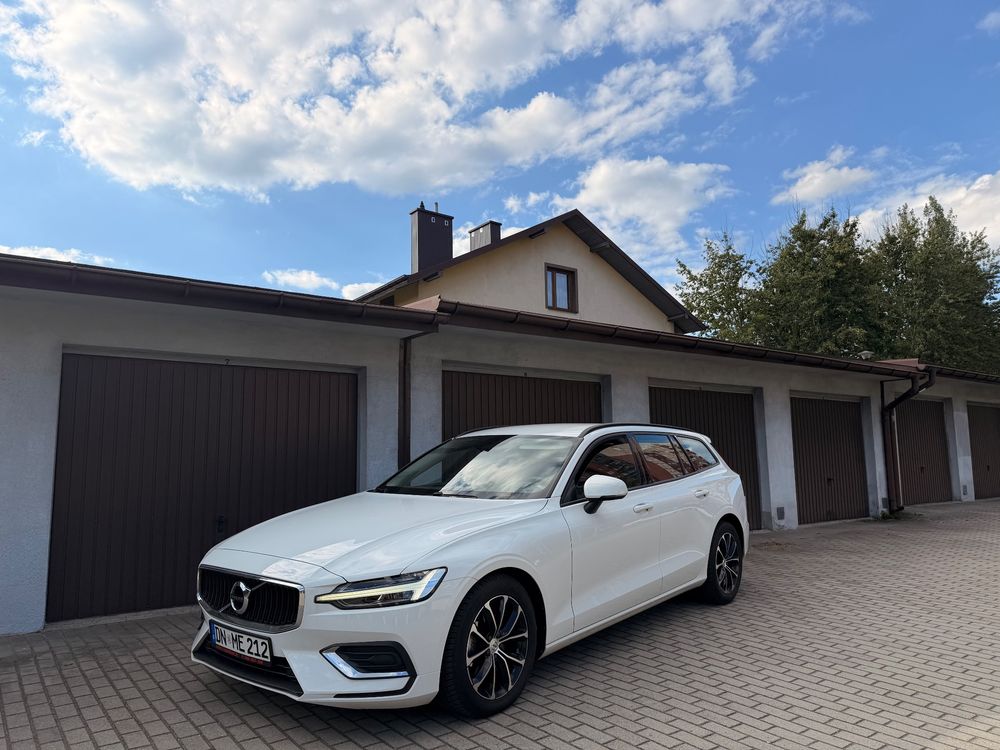 Volvo V60 II (2018- ) B3 B DKG Momentum Pro 2021