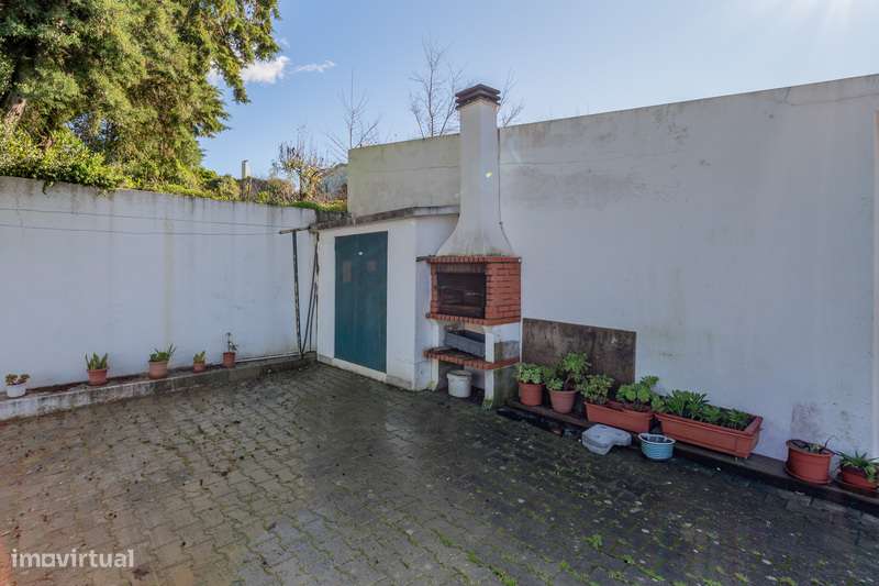 T1 próximo à CUF - Varanda e Estacionamento!-16