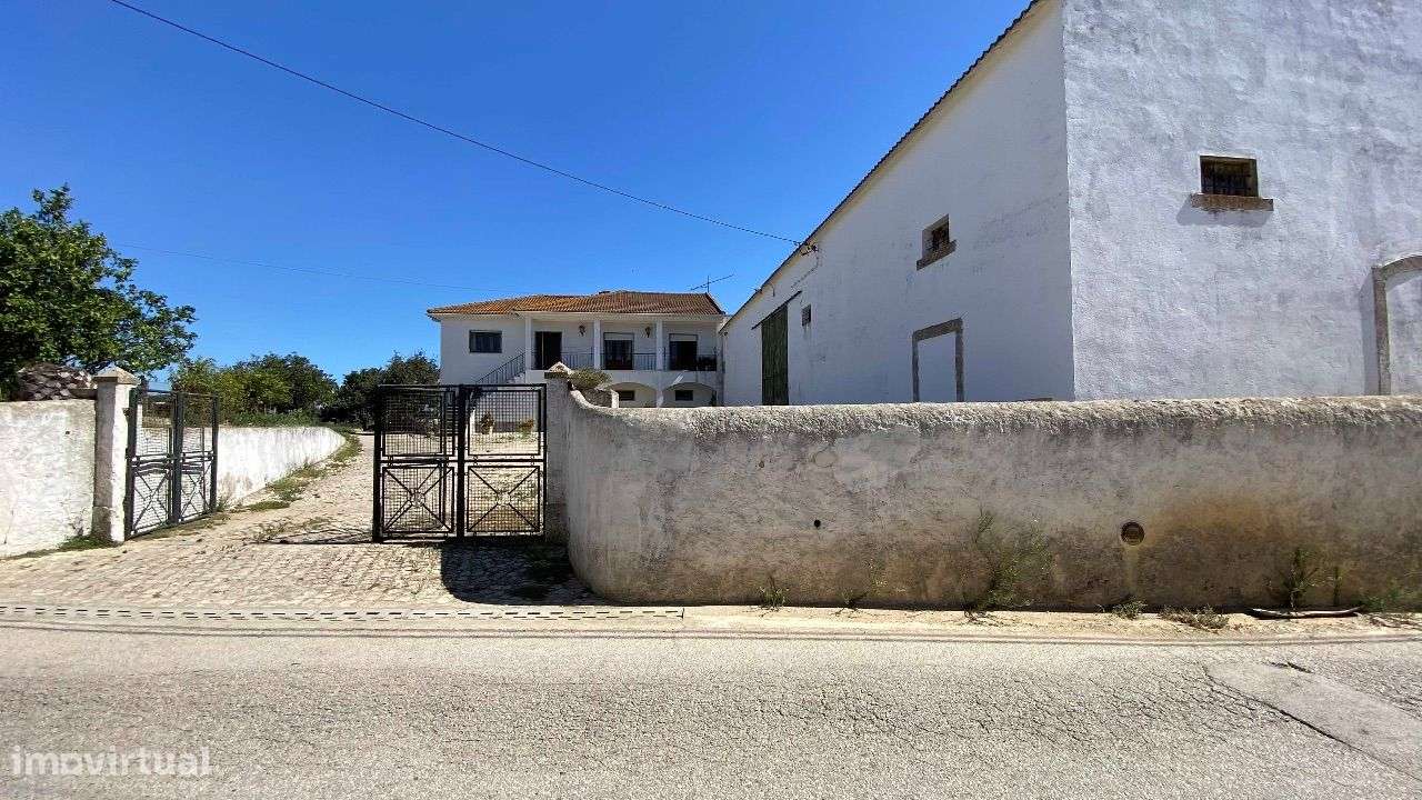 Lote de terreno com 53.162,5m2, localizado a 3Km do Nó do Carregado-16