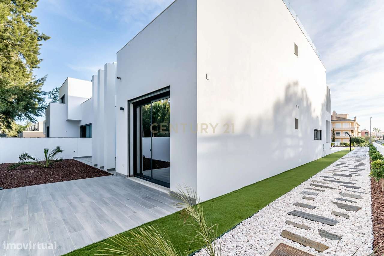 Moradia  V3+1 com Piscina , em Vilamoura, perto da Marina, campos de - Grande imagem: 3/58