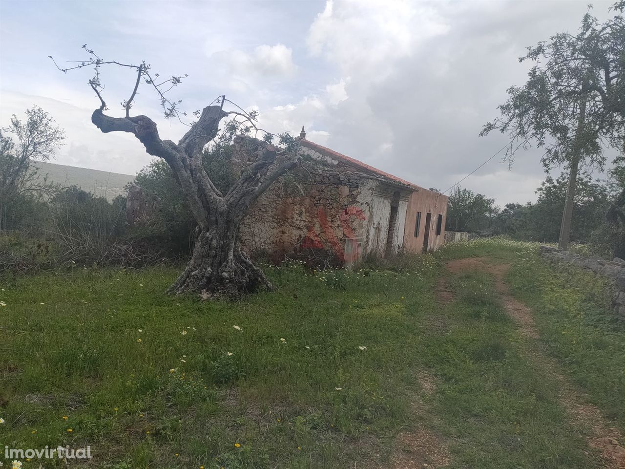 Moradia para restauro em Querença, Tôr e Benafim - Loulé