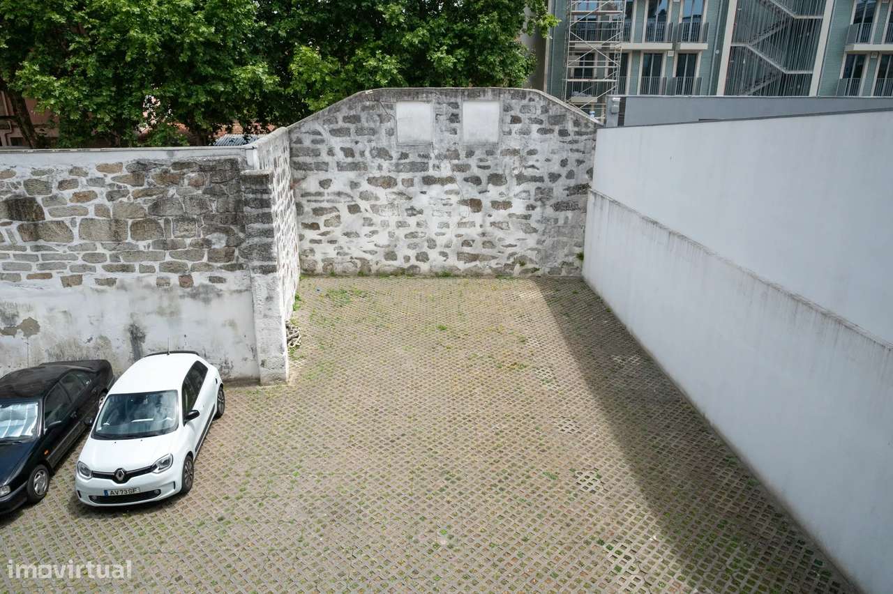 Apartamento T3 com varanda e estacionamento - Rua Duque de Terceira-18