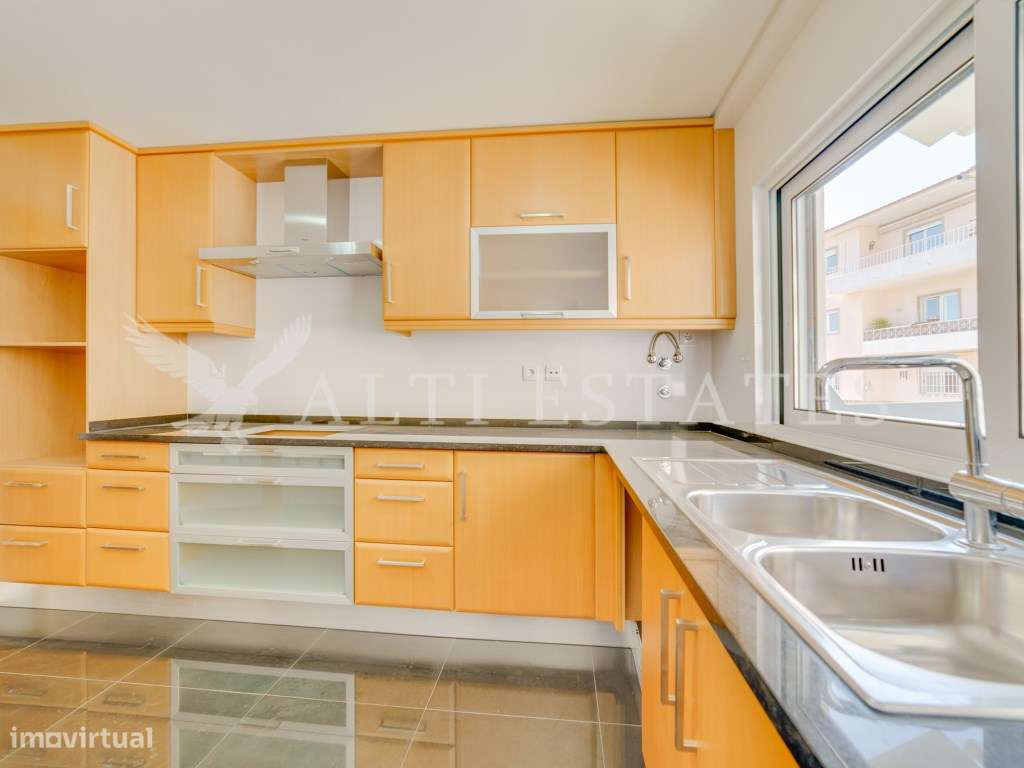 Apartamento Duplex T3 Virado a Sul com Vista Mar, Pronto a Estrear-7