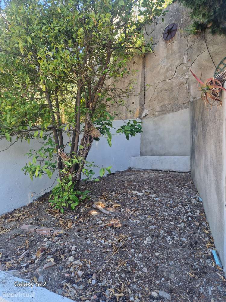 T2 no 3º Andar com 3 Jardins, Elevador, Coz.Equipada Lx-39