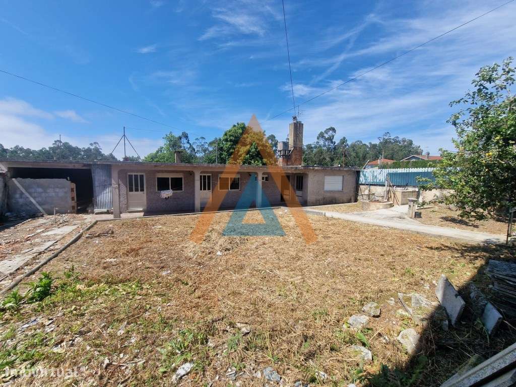 Excecional casa com 3 pisos e anexos, amplos espaços, possibilidade...-27