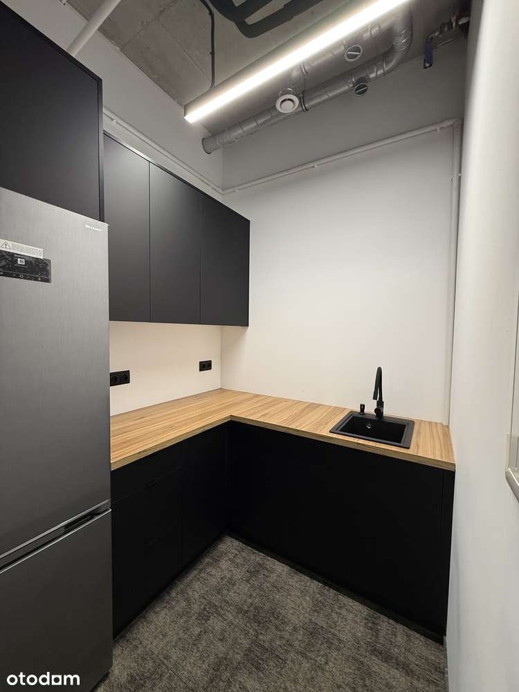 Nowoczesny lokal biurowy z parkingiem-3