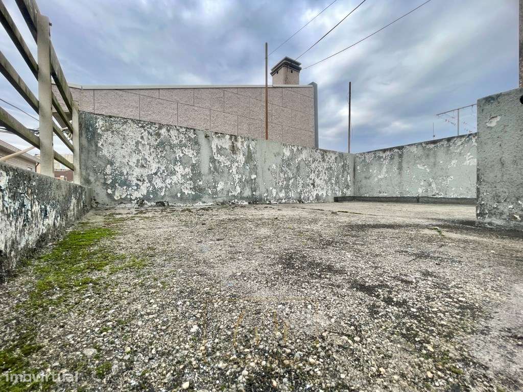 Moradia térrea T2 com logradouro e terraço a 170 metros do mar-16