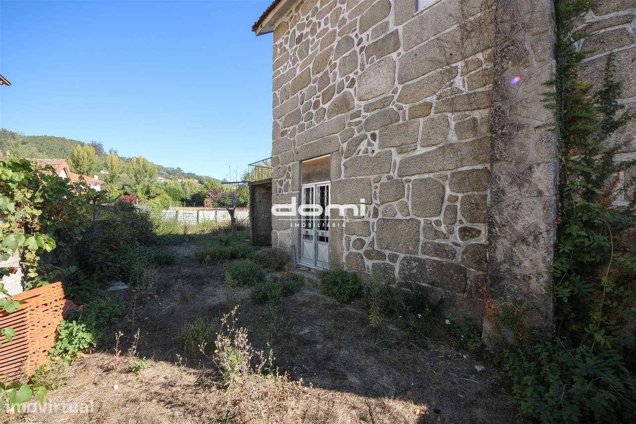 Moradia em Pedra com 3 Pisos para Recuperar – São Pedro do Sul - Grande imagem: 5/18