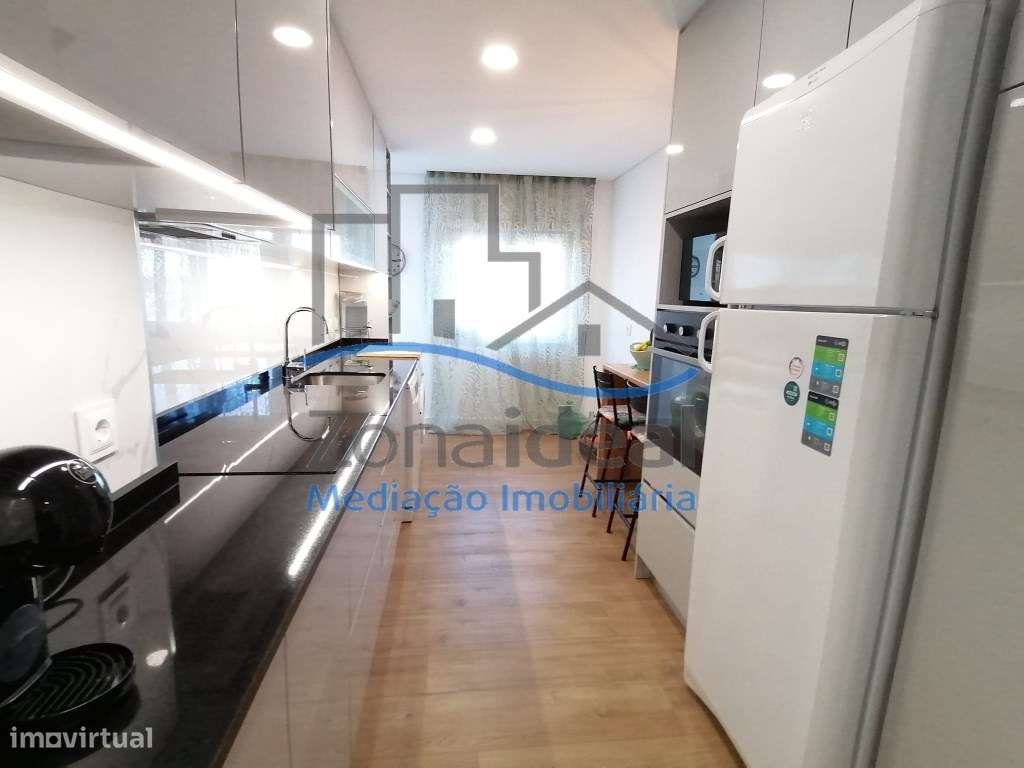 Apartamento T3 Duplex com parqueamento 2 carros - Alenquer-6