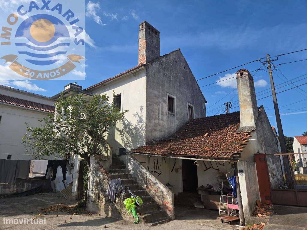 Moradia Rústica com Pátio e Anexos para Recuperar - Urqueira, Ourém-7