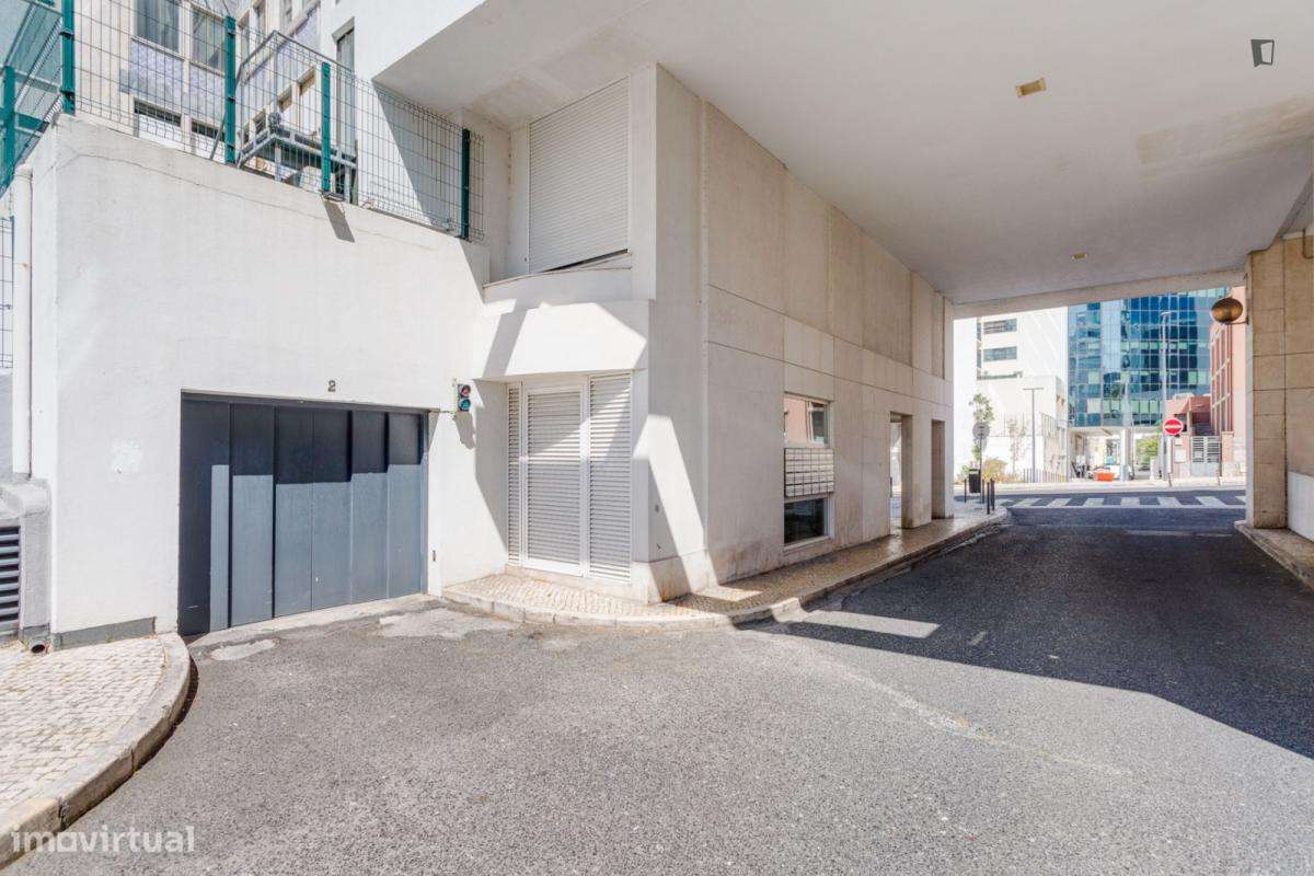 Apartamento com 1 quartos - localizado em Sete Rios Lisbon - Grande imagem: 4/6