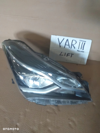 Toyota Yaris III LIFT lampa prawa lift soczewka - 3
