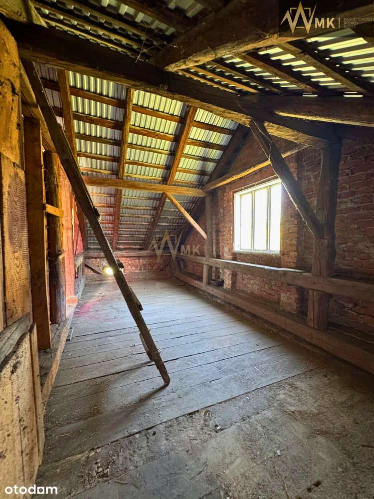 Dom z potencjałem i dużą działką w Lubczy!-18