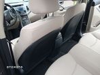 Hyundai Elantra 1.6 Comfort - 18