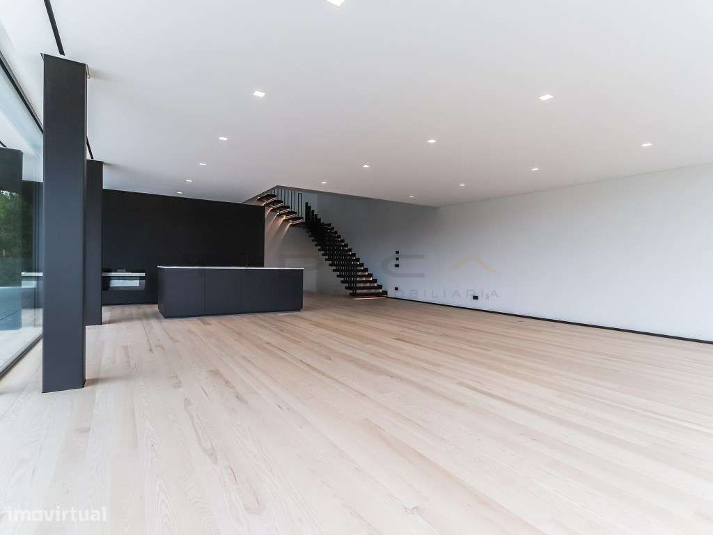 Moradia LUXO Condomínio Privado-9