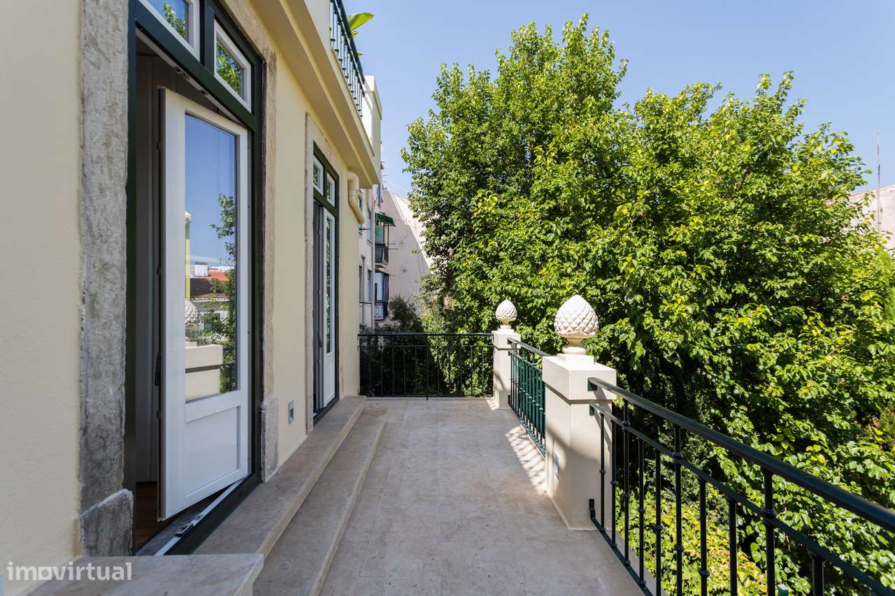 T2 Remodelado com Terraço no Príncipe Real, Lisboa-14
