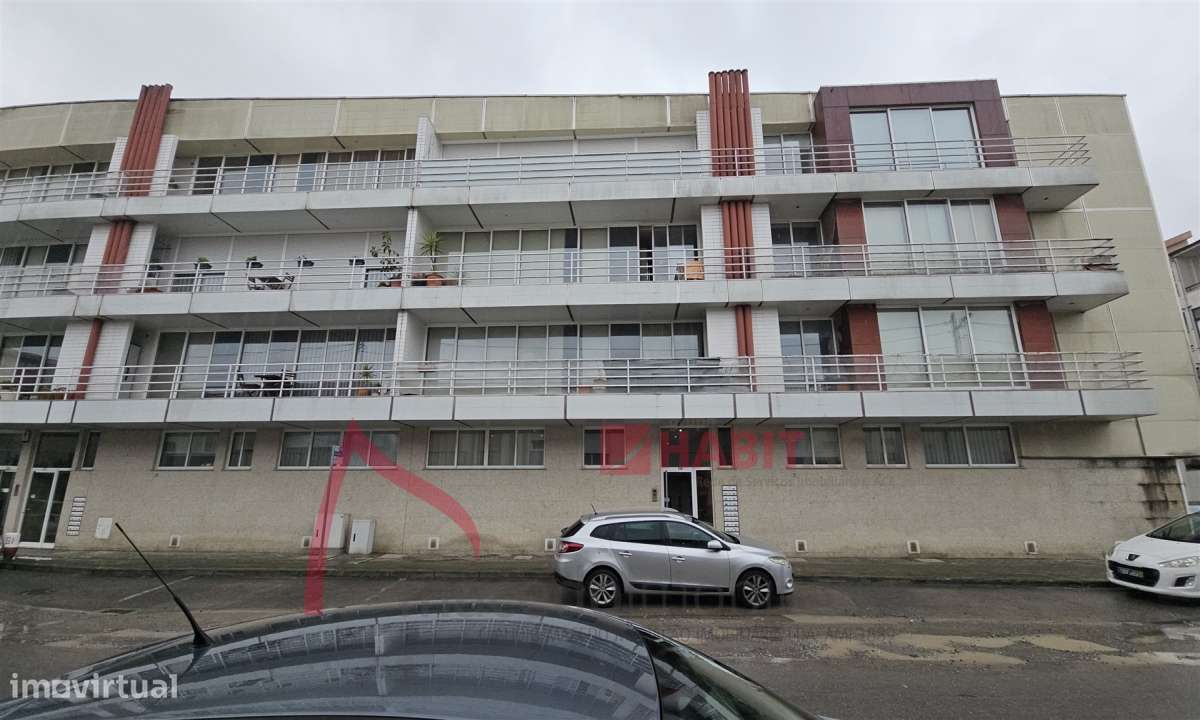 Apartamento T3 com 2 frentes e varandas em Ferreiros – Braga  O Seu Ap-40