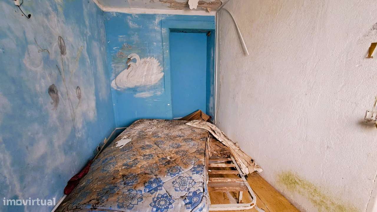 Moradia T6 para reconstrução- Santa Clara, Coimbra-17