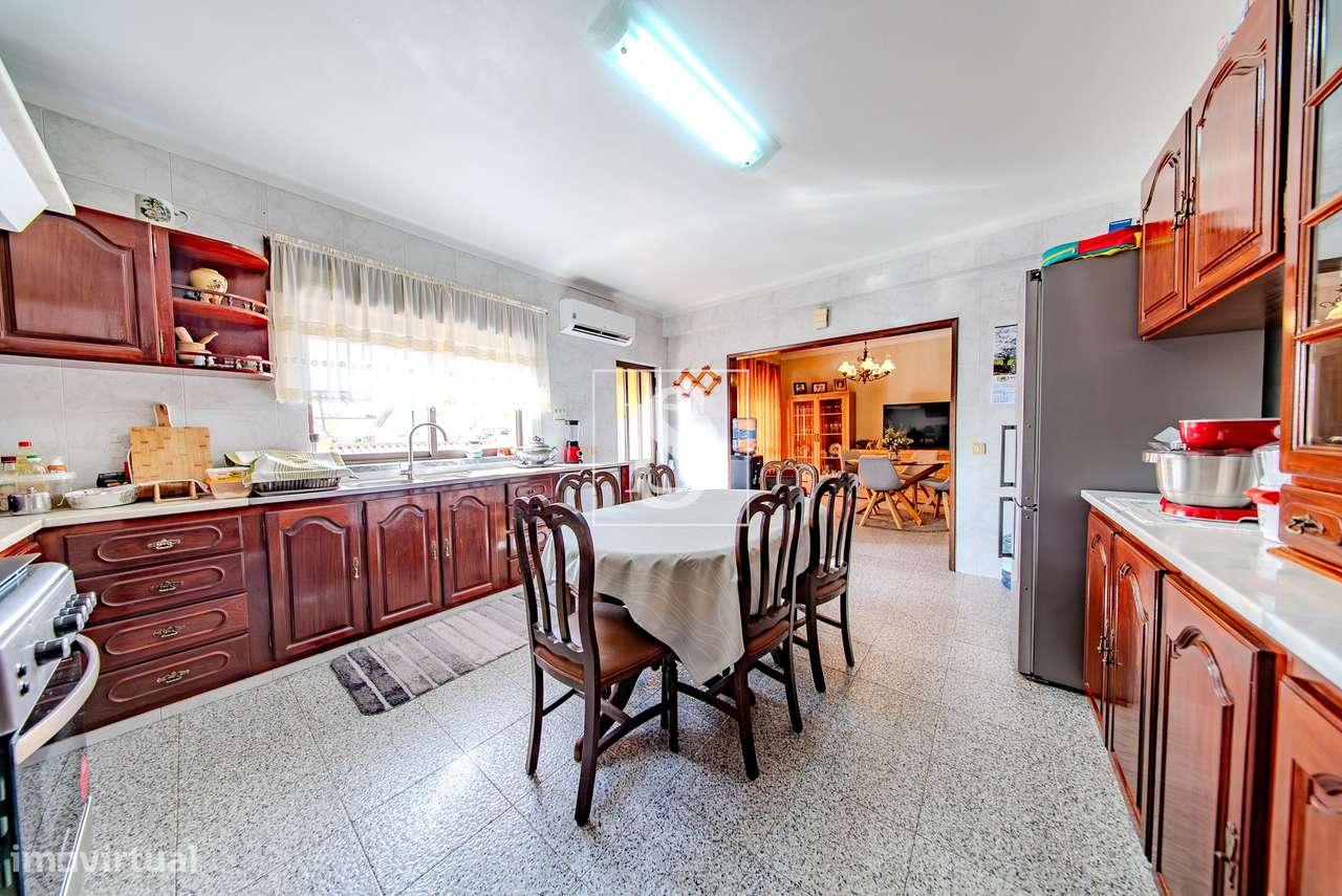 Moradia T3 + Lote Urbano 384m2 | Urb. Casal Tocha, Torres Novas-6