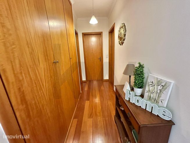 Apartamento T2 situado no Pilar - São Martinho- Próximo de serviços e-7