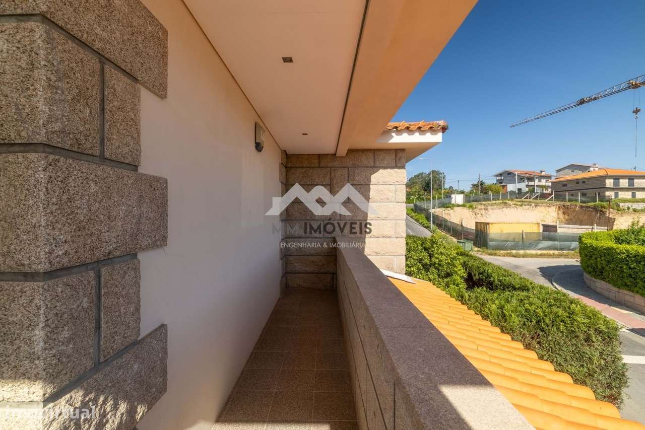 Moradia T4 | Piscina | Jardim | 4 frentes | Praia Fluvial-49