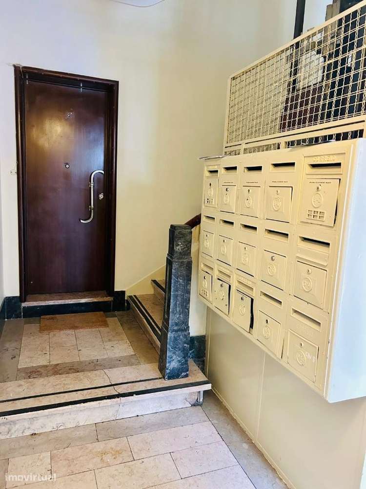 Prédio Residencial - 14 Fracções-12