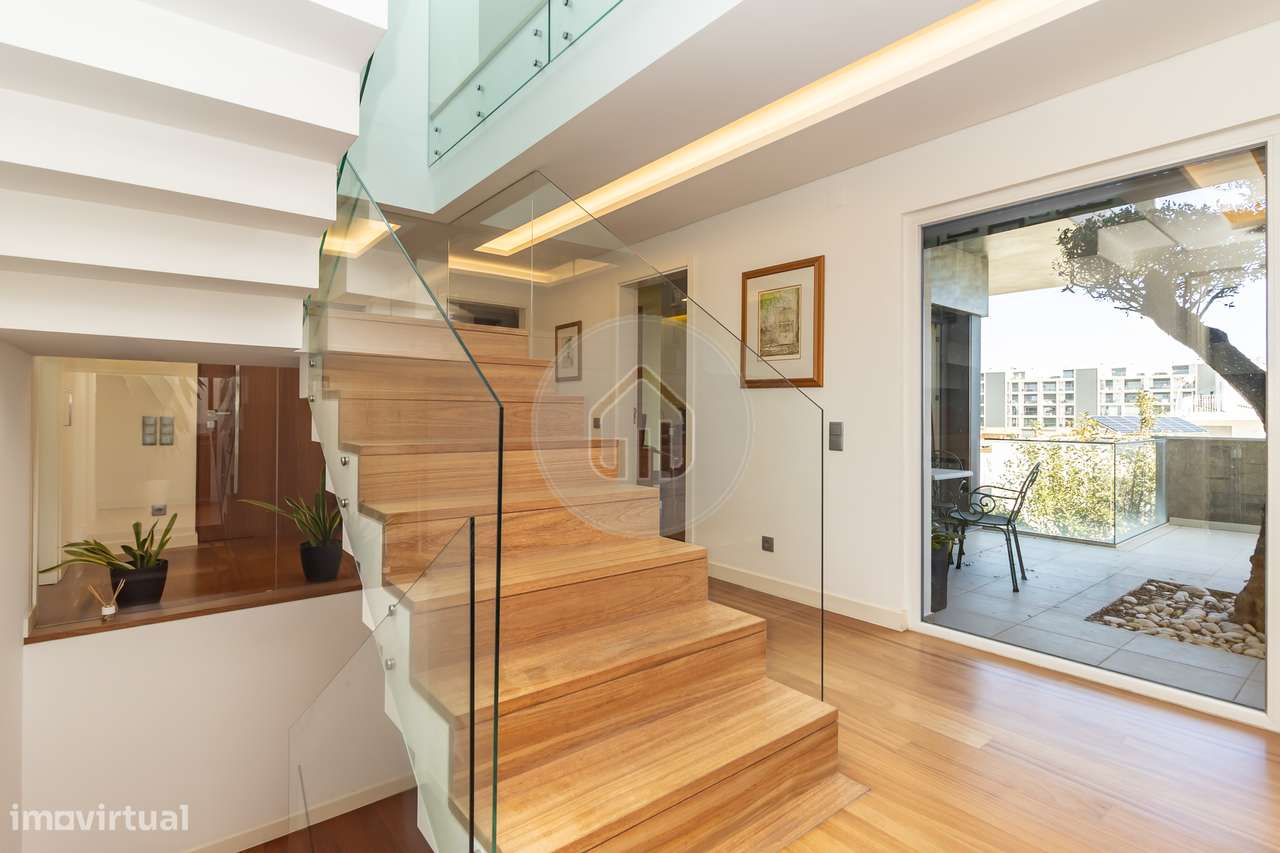 Moradia V5+1 | Piscina, vista mar e jardim | Porto Salvo, Oeiras-10