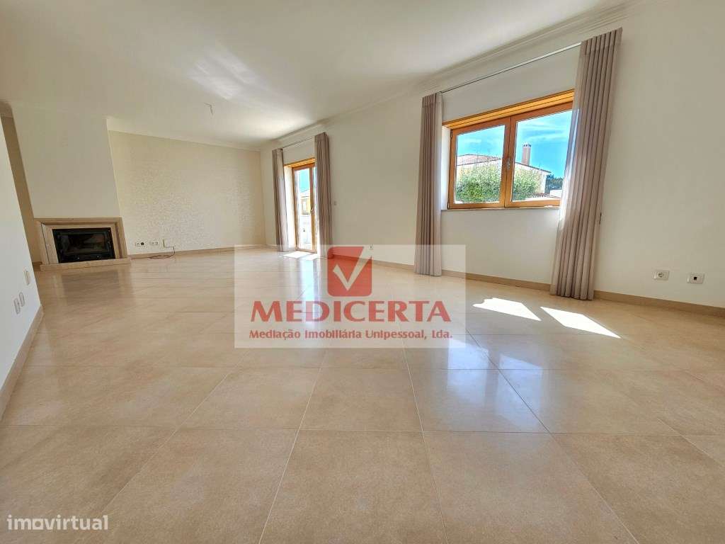 Algueirão - Moradia/Isolada T5 + Logradouro 350m² + Garagem-9