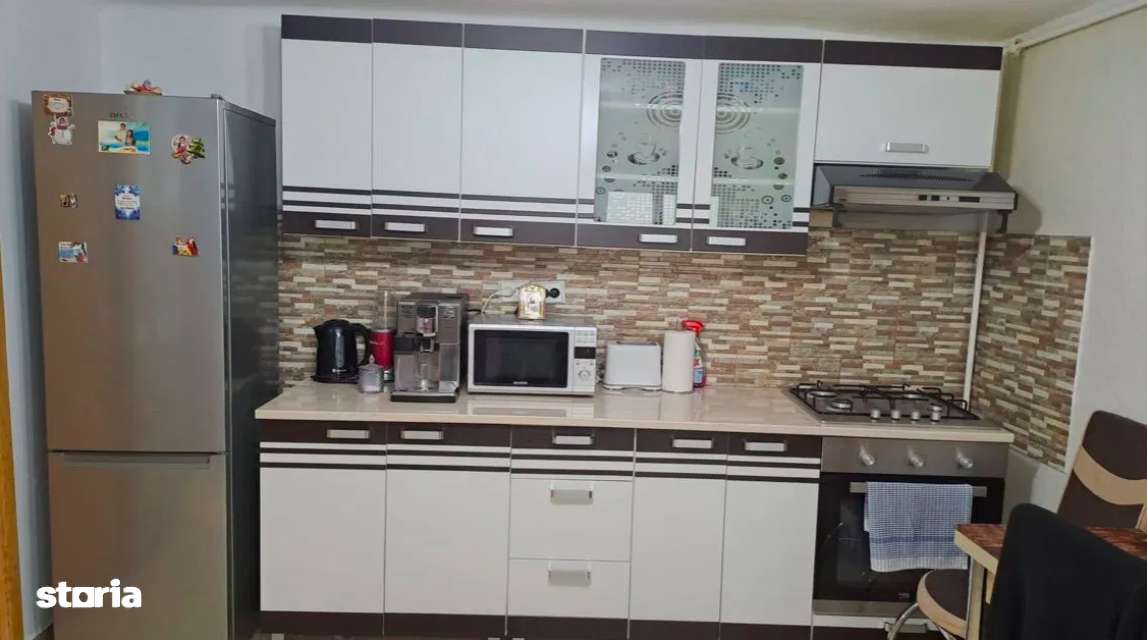 Vand Casa si Pivnita, 2 Camere, Zona Gusterita - Imagine principală: 1/17