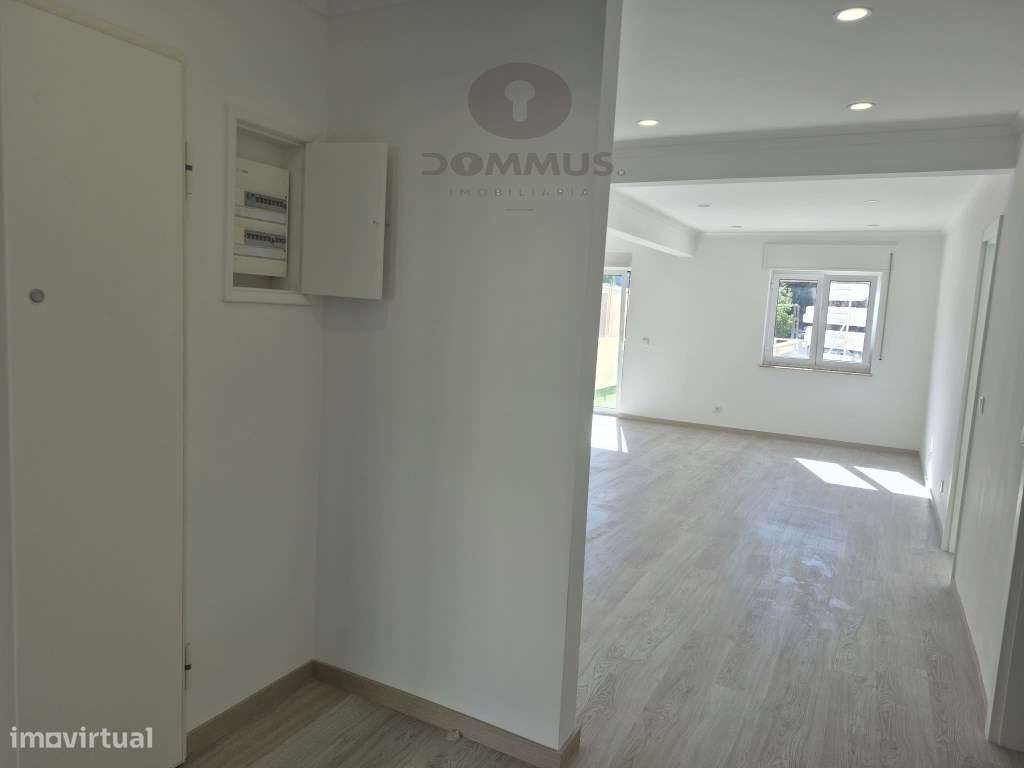 T3 Remodelado com 2 terraços em Massamá-16