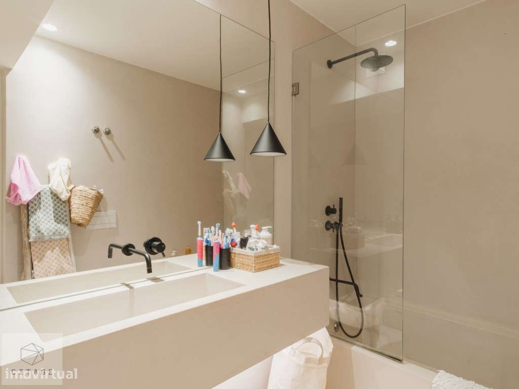 Apartamento T4 com garagem e terraço em Belem-29