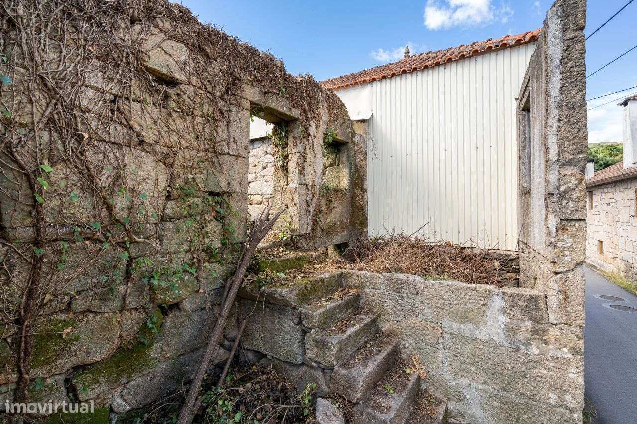 Conjunto de 4 moradias em Borbelinha, Adoufe - Vila Real-23